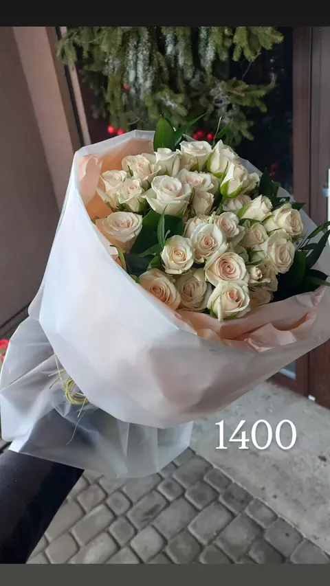 Букет №016 — стильний букет у рожевій гамі. Квітковий салон «Квітник», Дніпро.