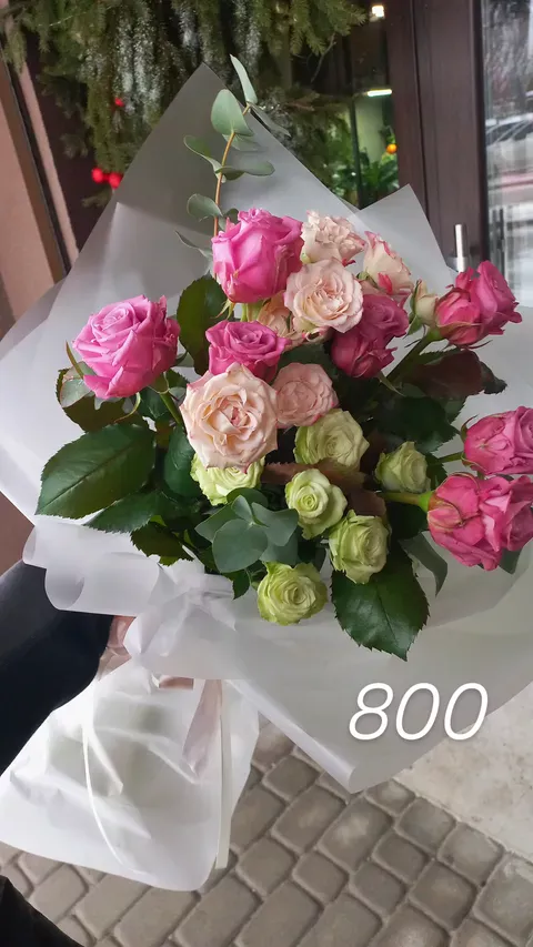 Букет №025 — стильний букет у жовтій гамі — реальна робота квіткового салону «Квітник» у Дніпрі