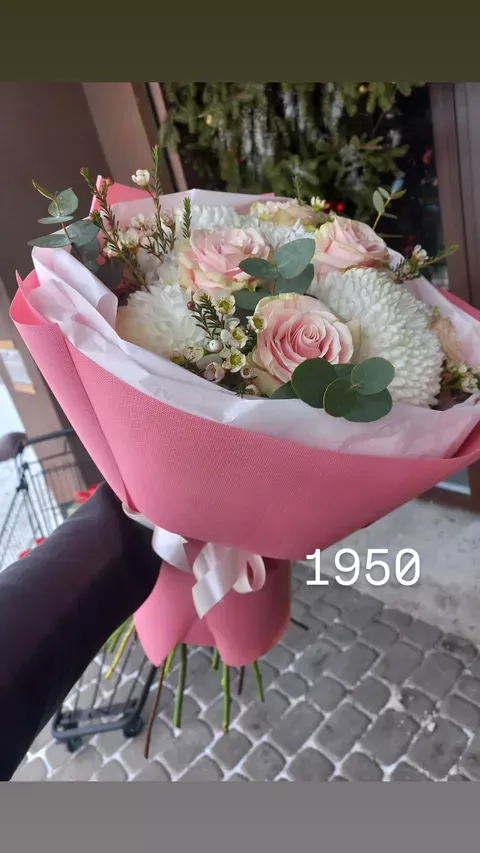 Букет №034 — стильний букет у жовтій гамі — реальна робота квіткового салону «Квітник» у Дніпрі